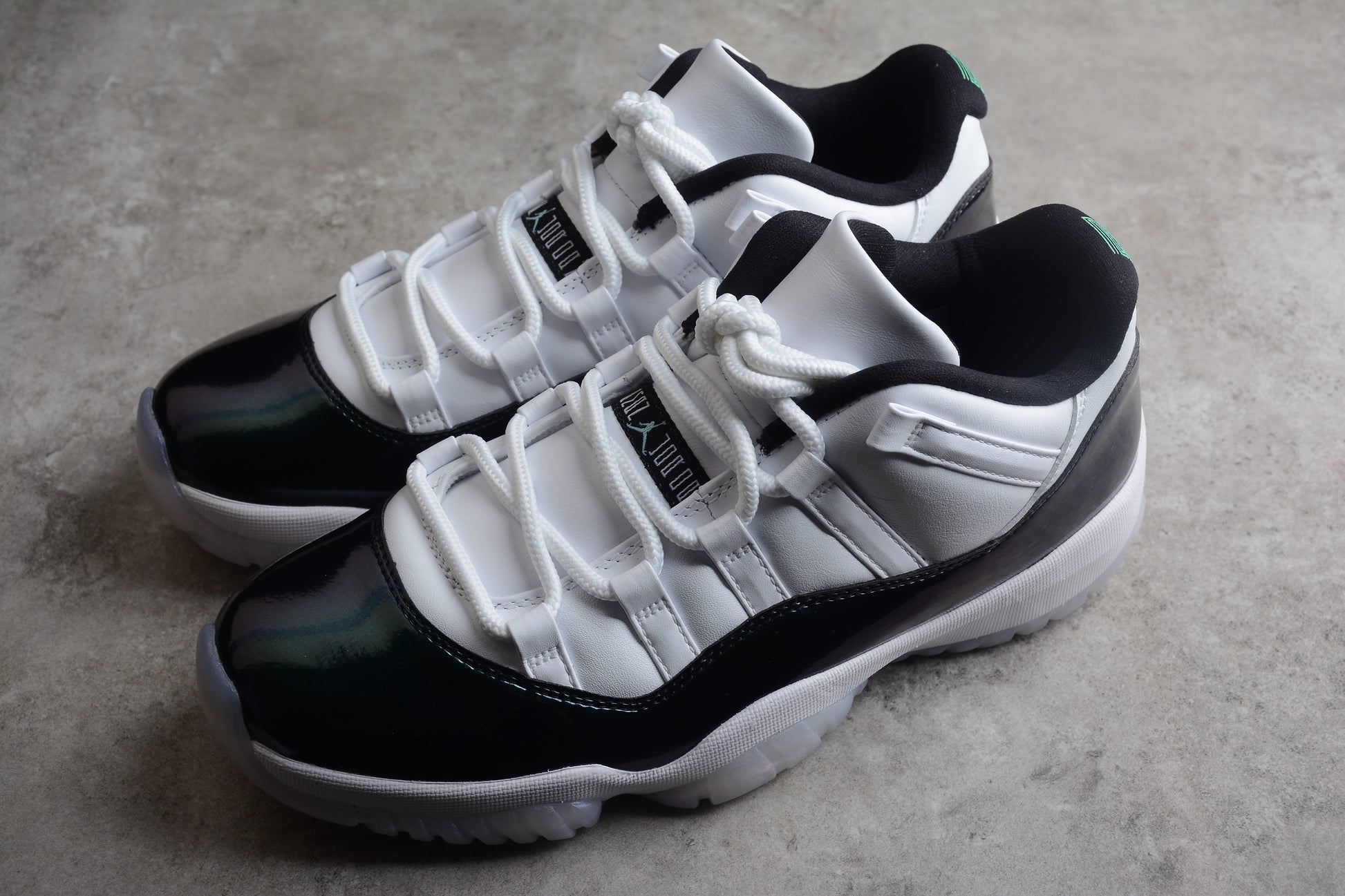 Air Jordan 11 Low "Easter" Shoes braveps