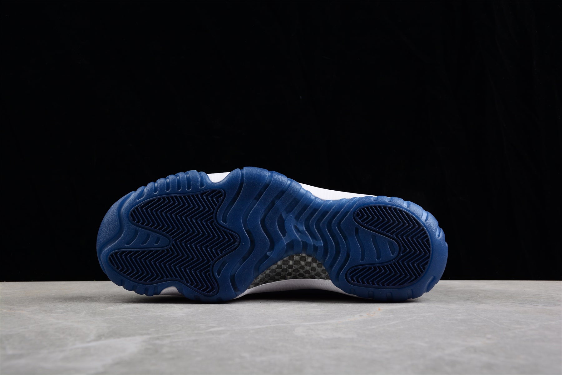 Air Jordan 11 Velvet "Midnight Navy" Shoes braveps