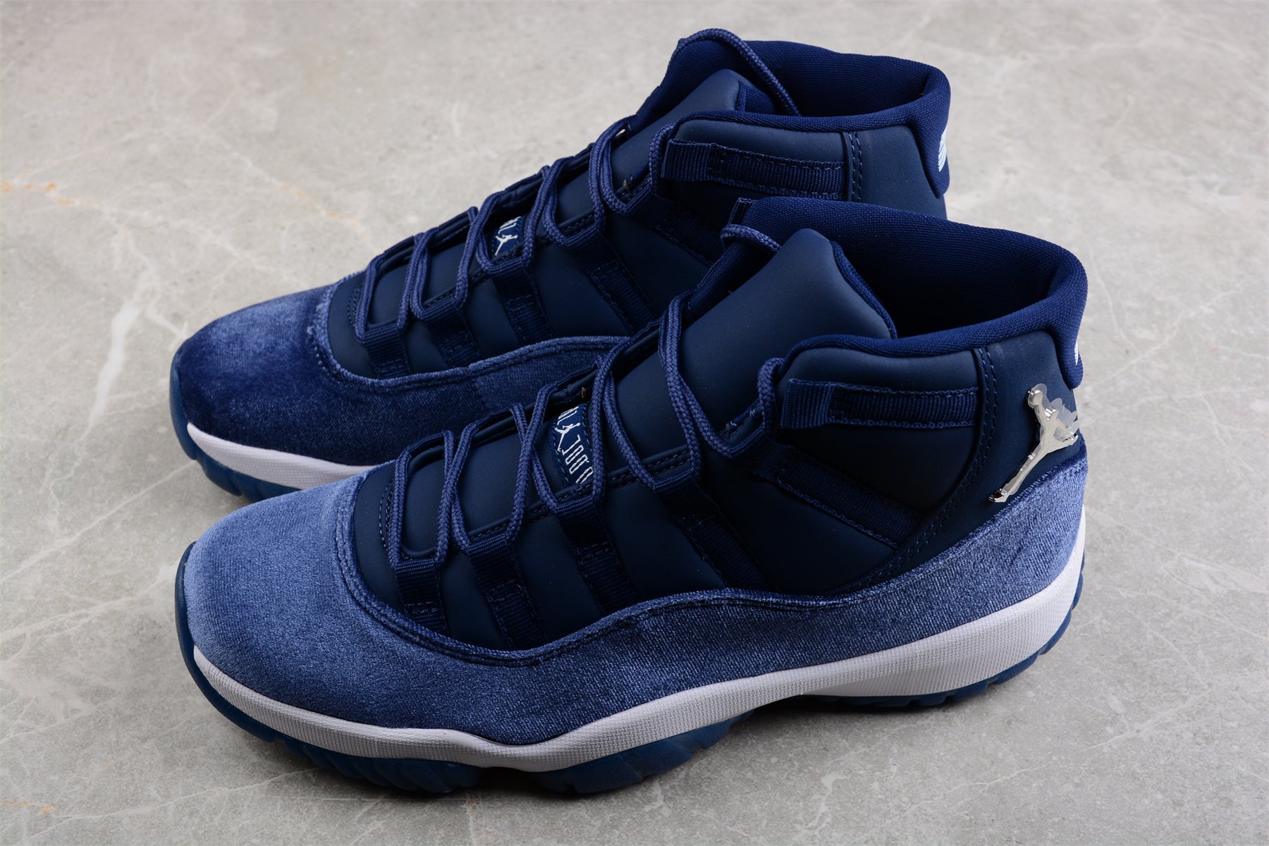 Air Jordan 11 Velvet "Midnight Navy" Shoes braveps