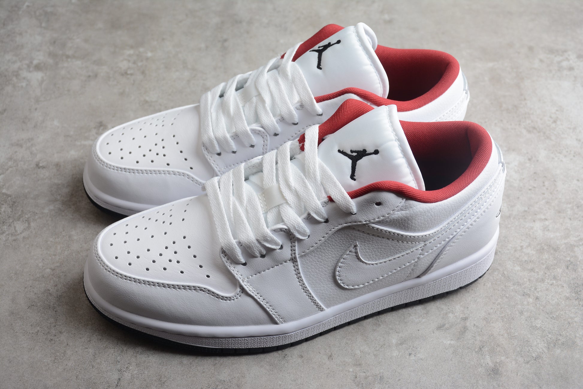 Air Jordan 1 Low-top Sneakers braveps