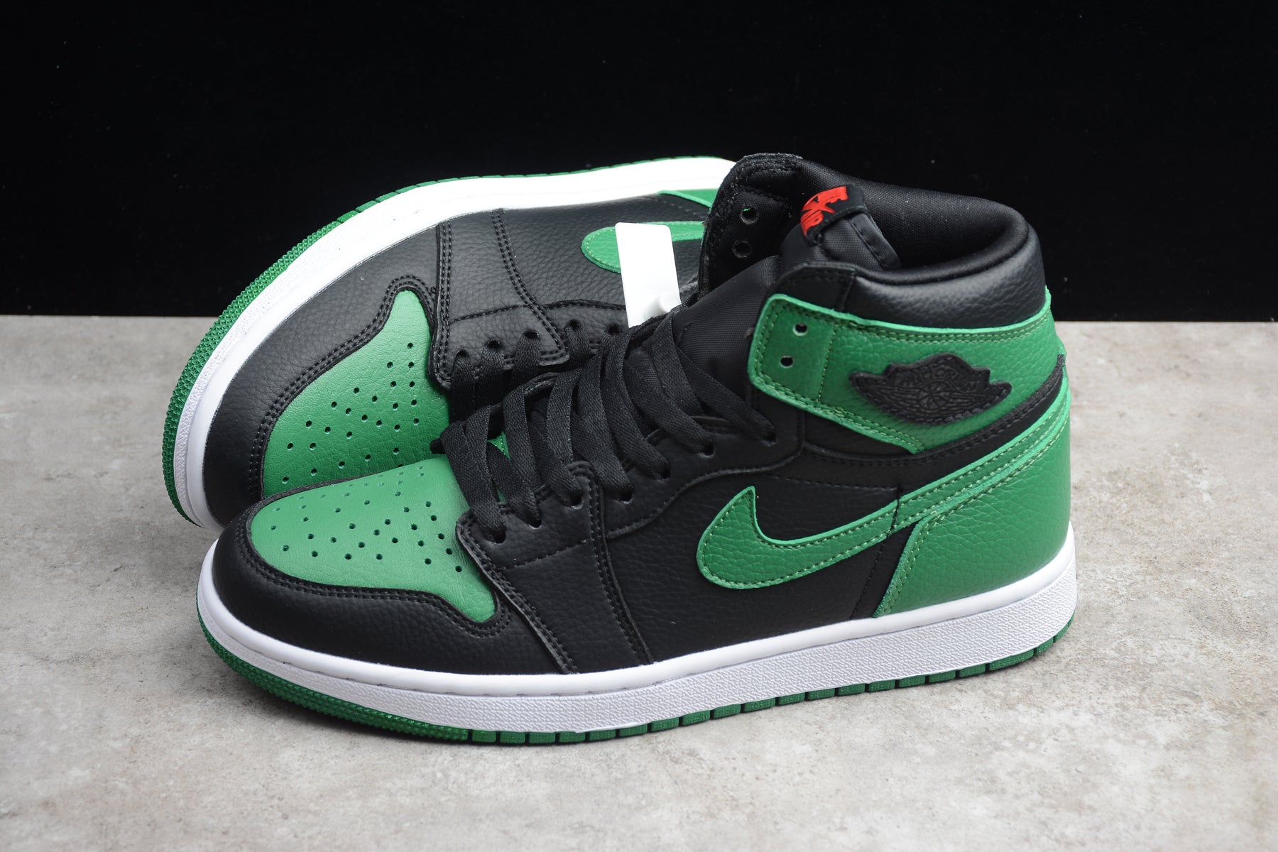 R28 AJ1 High Top Black Green Shoes braveps