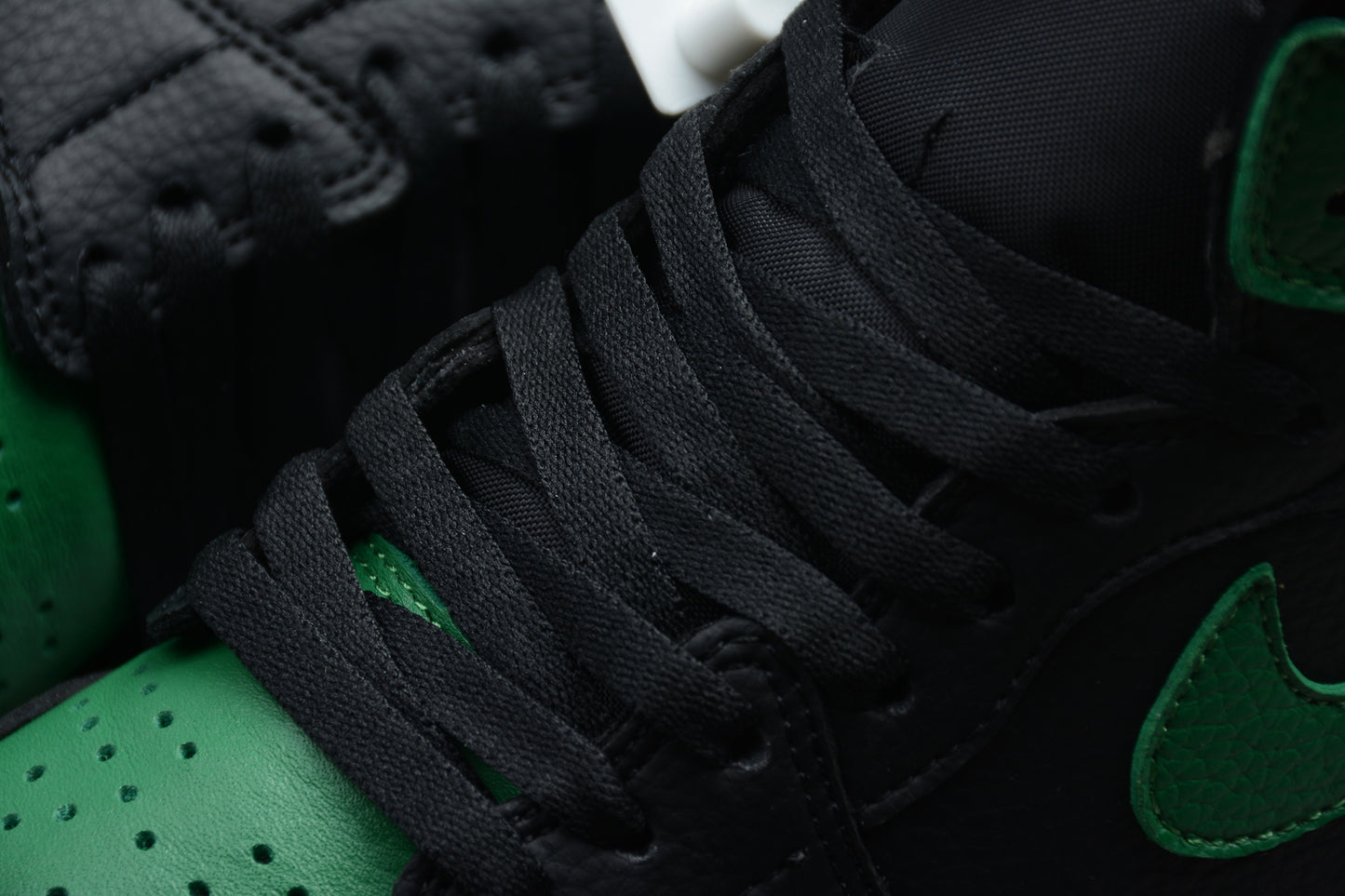 R28 AJ1 High Top Black Green Shoes braveps