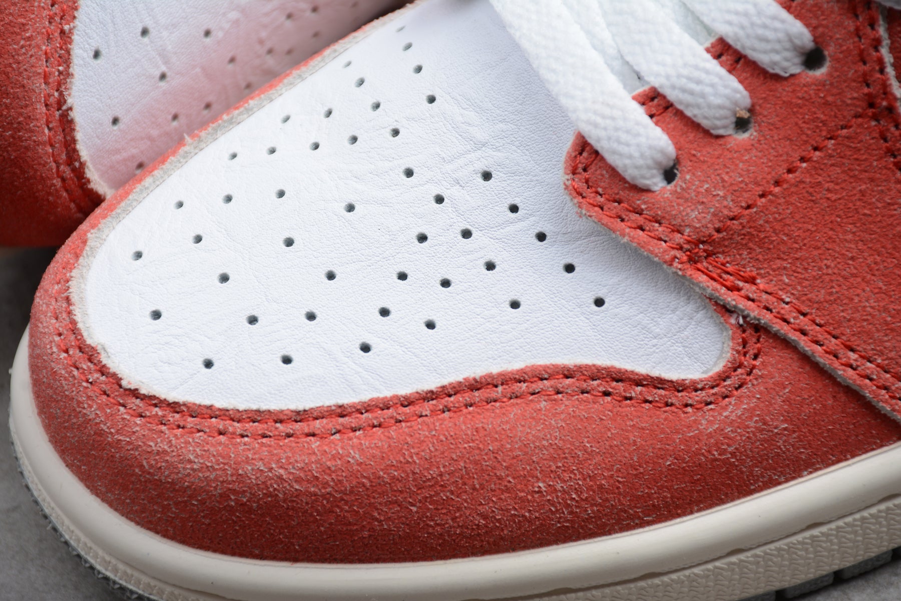 R28 AJ1 Joint Orange Red and White Shoes braveps