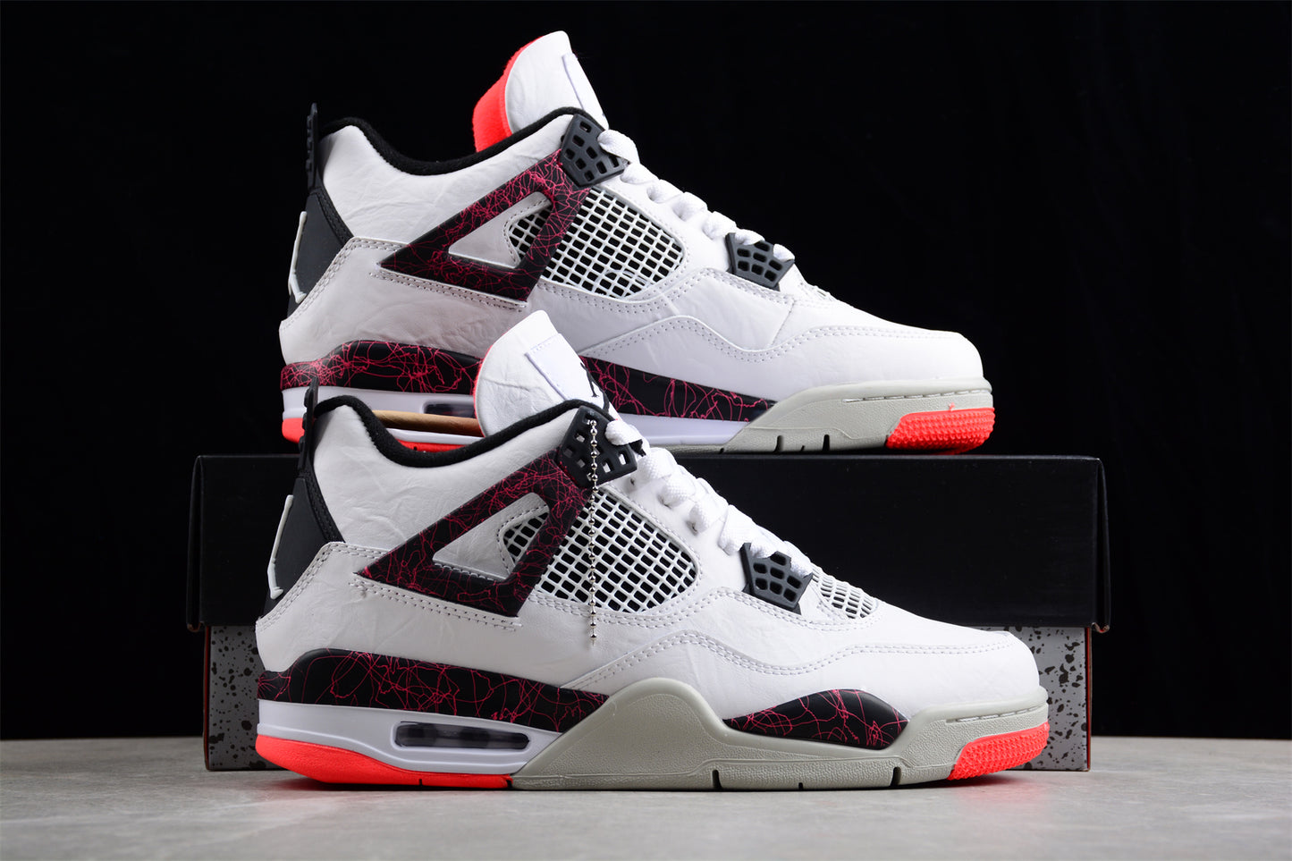 Cost-effective Air Jordan IV Hot Lava Shoes braveps